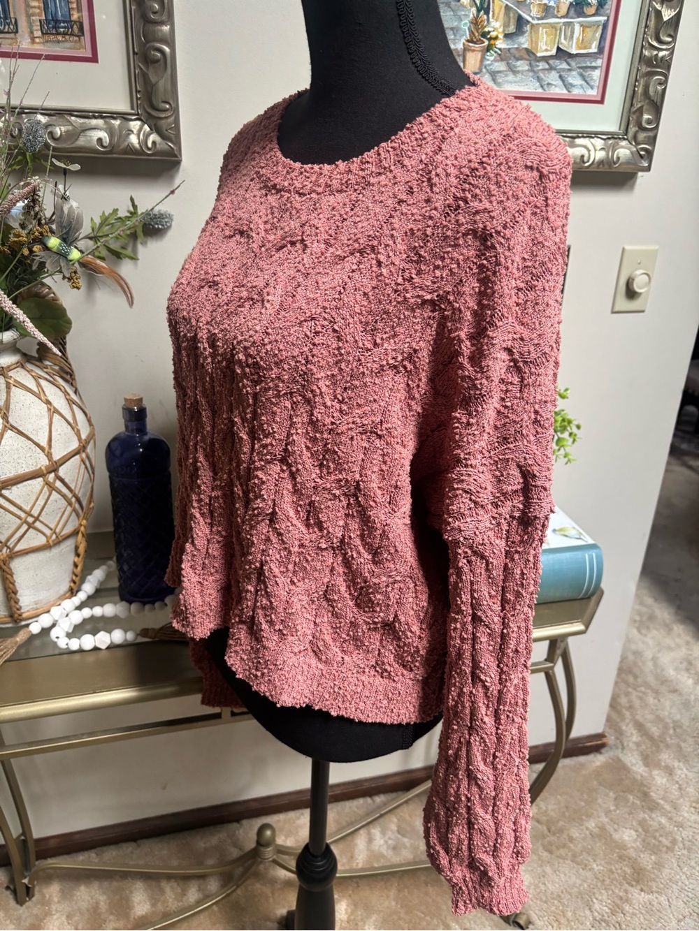 Altar'd State Dusty Rose Cropped Chunky Knit Cable Crewneck Sweater Size Medium - Picture 3 of 7